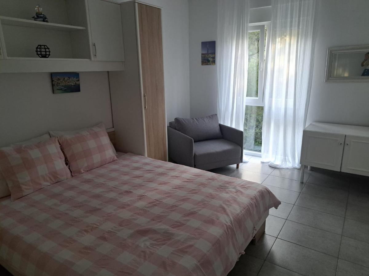Apartmani Vukadin Vir Eksteriør billede