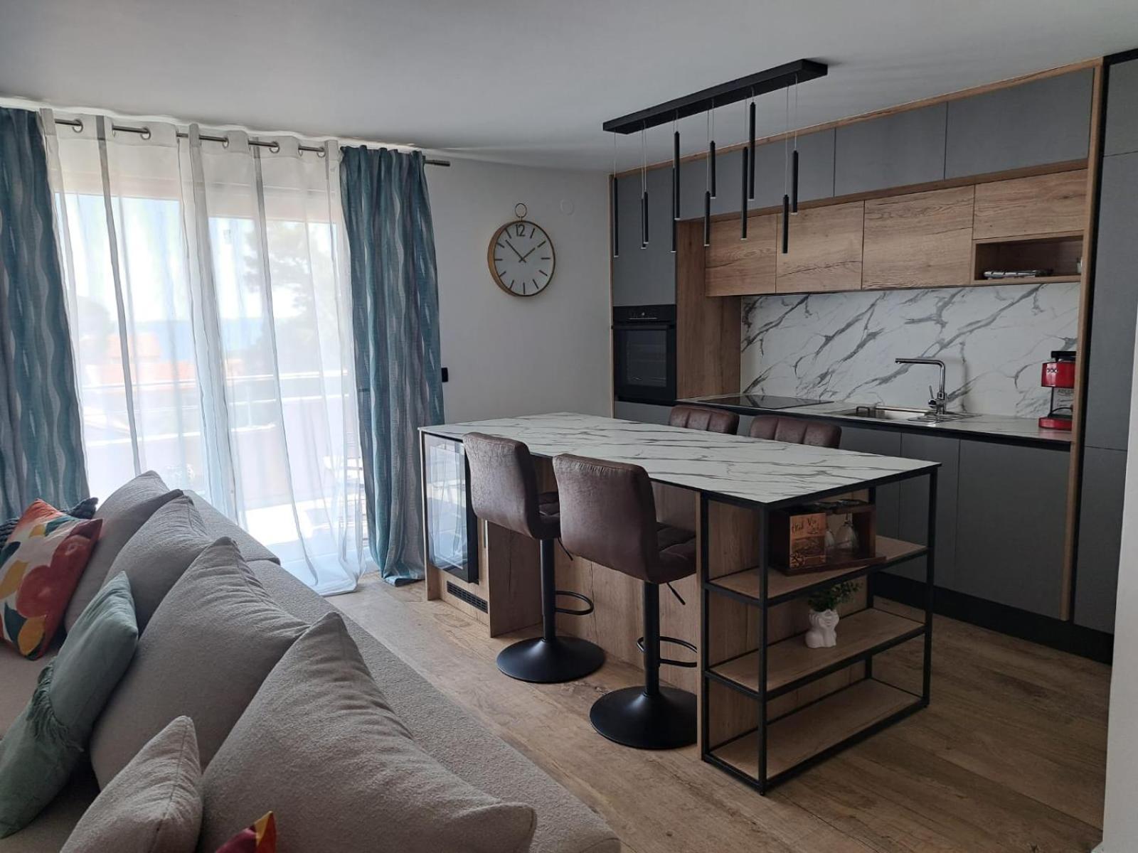 Apartmani Vukadin Vir Eksteriør billede