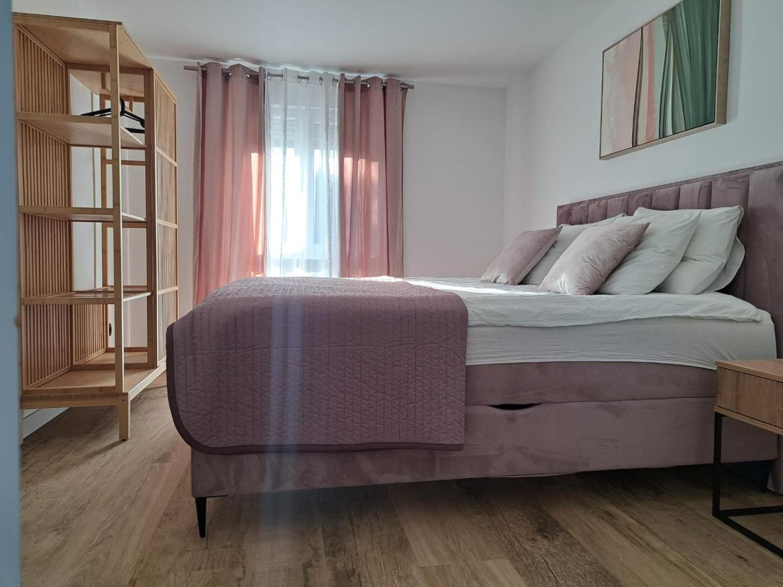 Apartmani Vukadin Vir Eksteriør billede